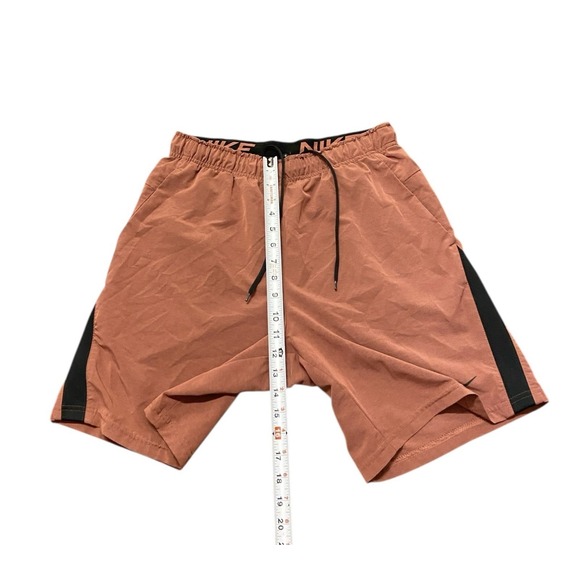 Nike Shorts Mens M Dri-FIT Standard Fit Stretch Training Coral Black Drawstring - Picture 4 of 7